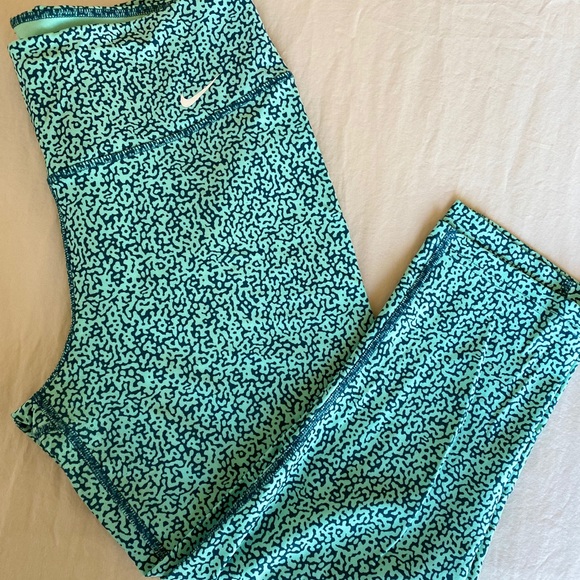 Nike Pants - Nike Capri Dri-fit Leggings